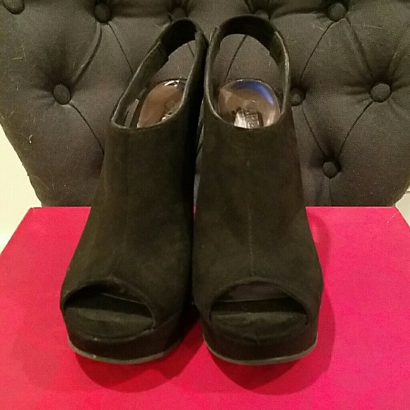 Carlos Santana Becket Wedge Sandal