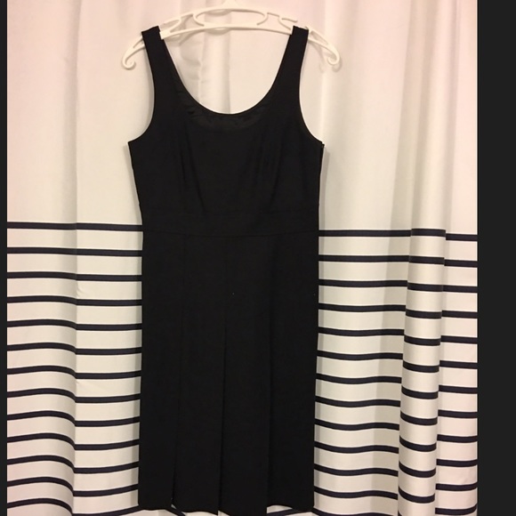 Black empire waist pleated theory dress size 8
