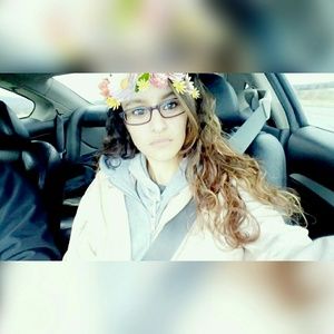 Meet your Posher, Estefania