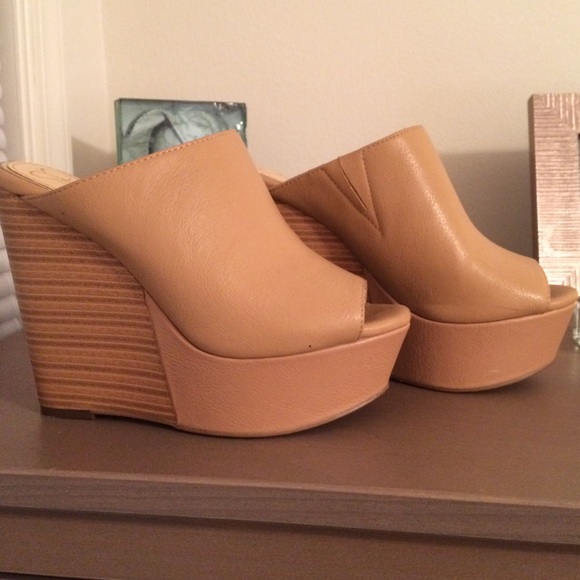 Jessica Simpson wedges