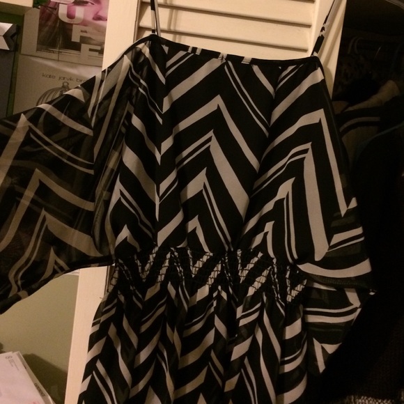 Off the shoulder beach dress - Picture 2 of 3