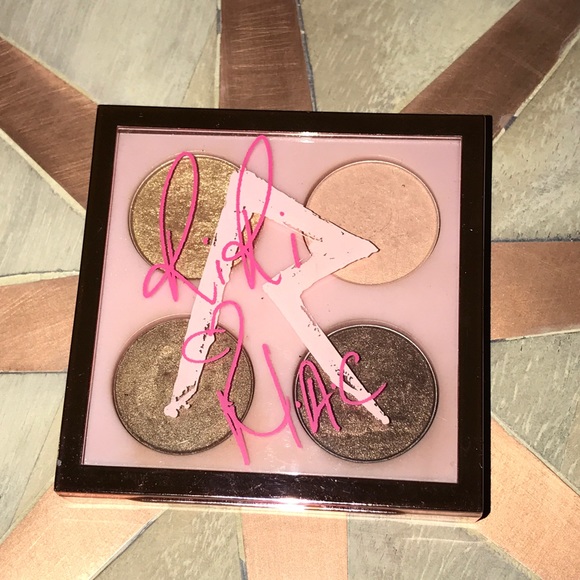 Mac Rihanna "Her Coca Palette"