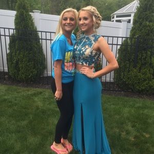 Meet your Posher, Haley