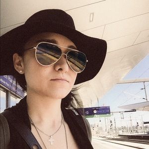 Meet your Posher, Julia