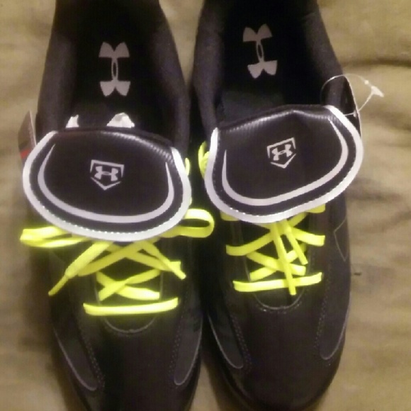 NWT Under Armour Men's Baseball Cleats