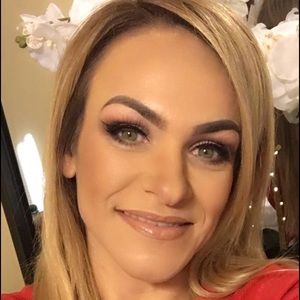 Meet your Posher, Kari