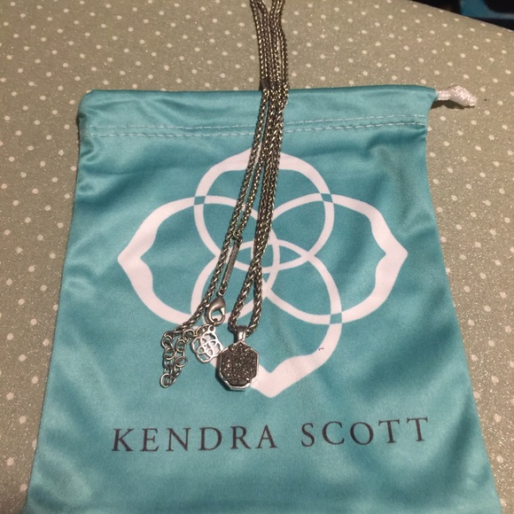 Kendra Scott long Necklace