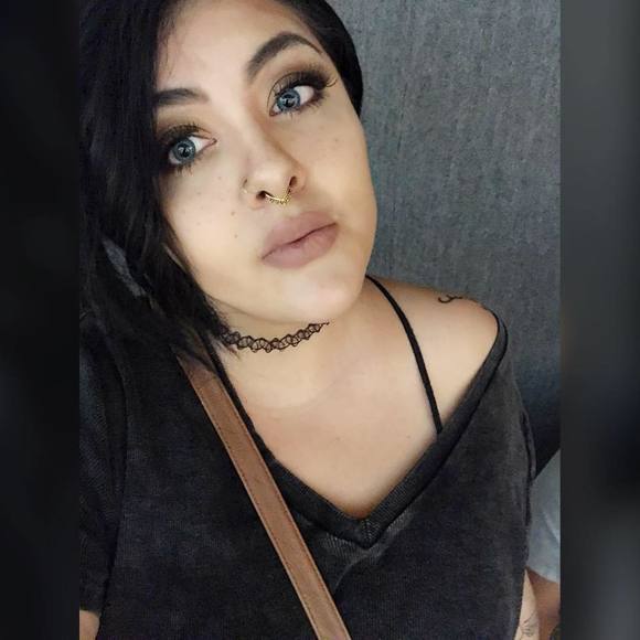 Meet your Posher, Lizzeth