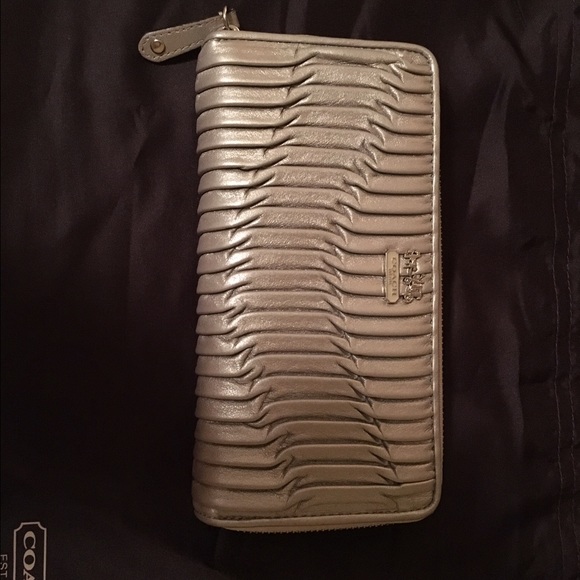 Coach wallet - Picture 2 of 3