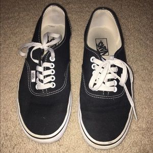 Authentic Lo Top Black Vans
