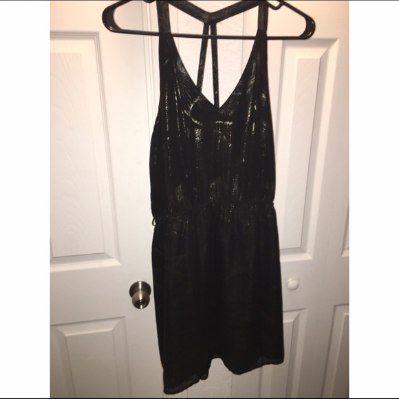 Very cute black and subtle gold/silver lined dress - Picture 1 of 3