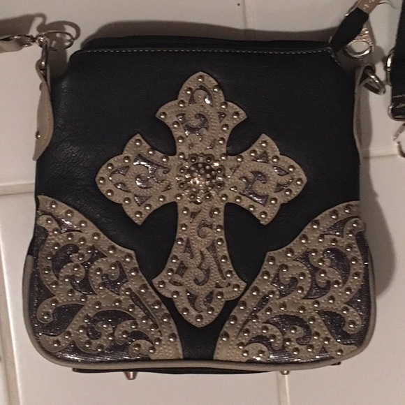 Montana West embellished cross purse✝️