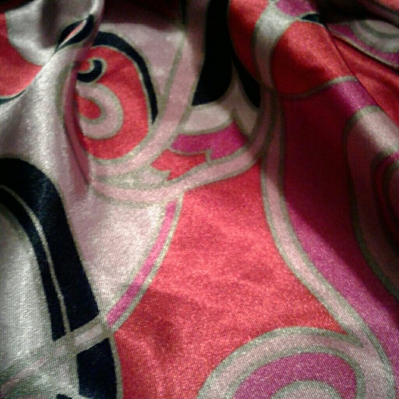 Blouse - Picture 2 of 3