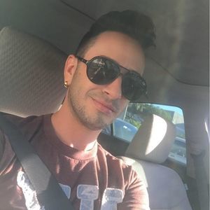 Meet your Posher, Asley