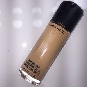 MAC matchmaster foundation