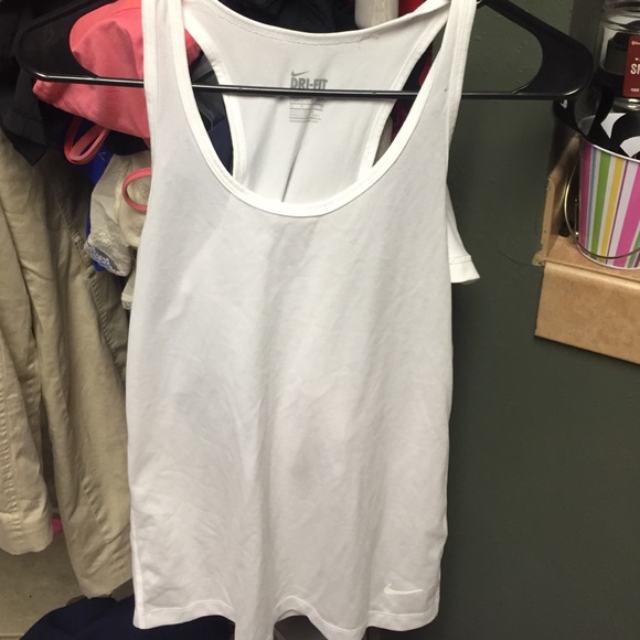 Plain Nike tank