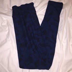 Lularoe OS Navy Cat legging