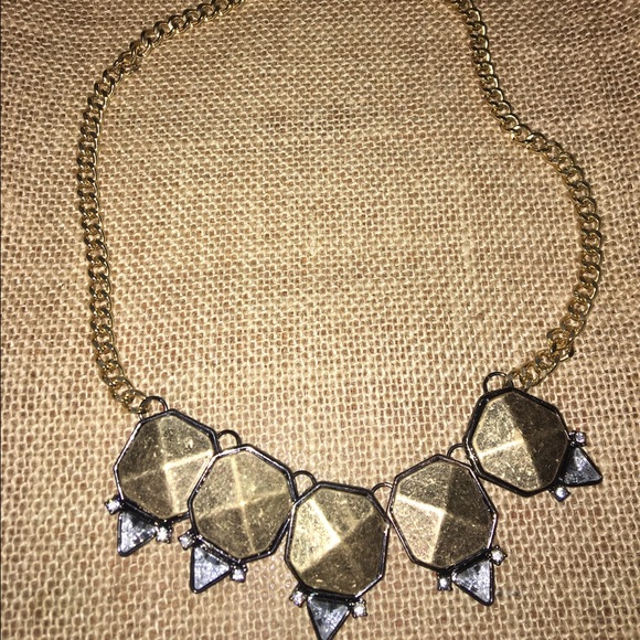 Costume jewelry necklace