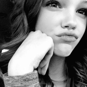 Meet your Posher, Mia