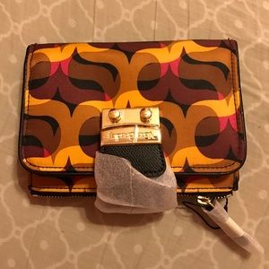 Brand new Vera Bradley pushlock wallet