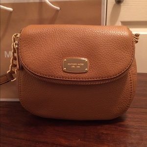 Micheal kors cross body