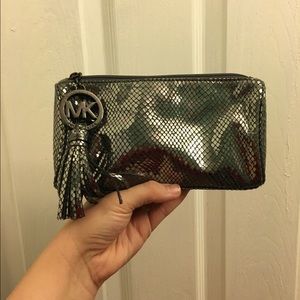 Micheal Kors Cosmetics Bag❣️