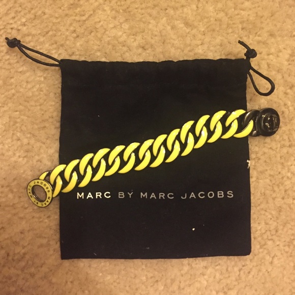 Marc Jacobs Turnlock bracelet