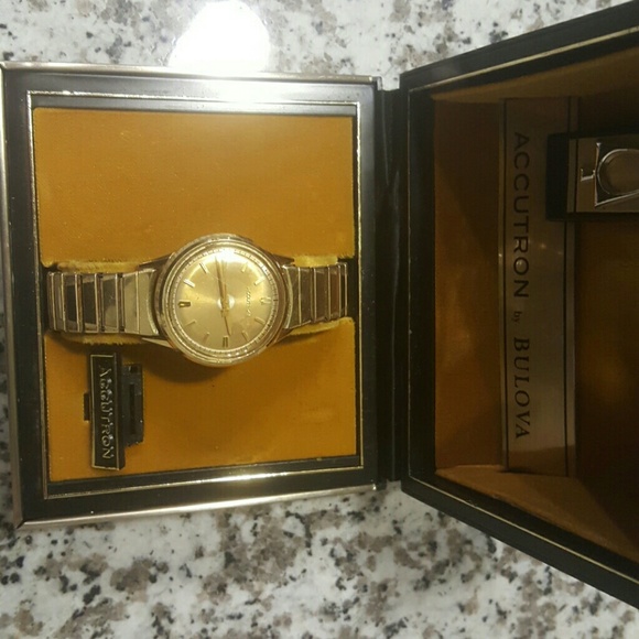 Accutron by Bulova - Picture 3 of 4