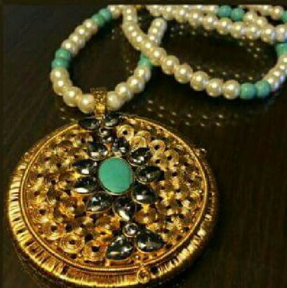 Gold plated pendant with 30 inches necklace