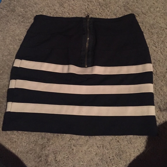 f21 skirt - Picture 4 of 4