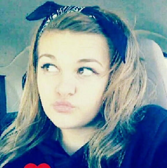 Meet your Posher, Leah