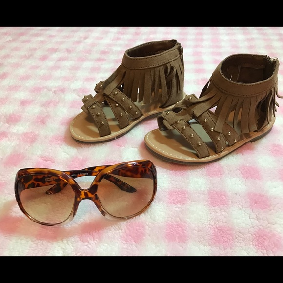 GENUINE KIDS Osh Kosh girls brown fringe sandals