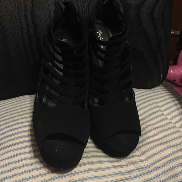 Black peep toe wedges