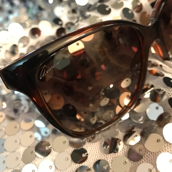 Gucci Accessories - 😎Gucci ☀️Sunglasses ☀️