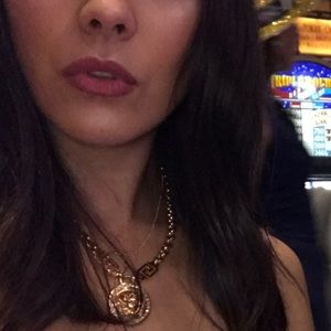 Meet your Posher, Yuria