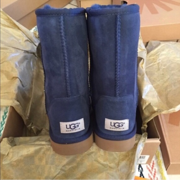 UGG authentic classic short navy boot Sz 10 new - Picture 4 of 4
