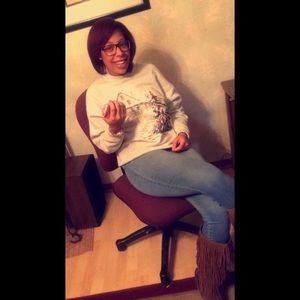 Meet your Posher, Alexia