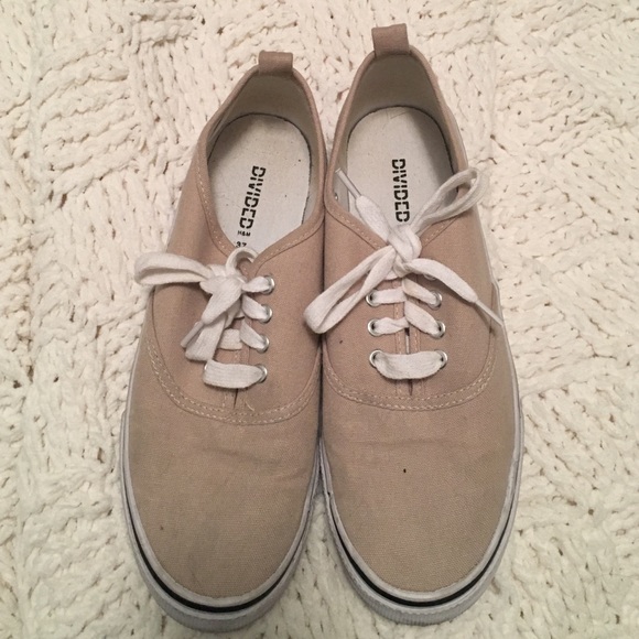 H&M offwhite canvas shoes