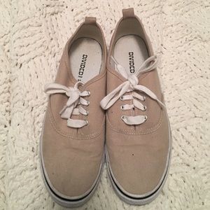 H&M offwhite canvas shoes