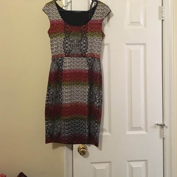 Patterned Dress - Picture 2 of 2