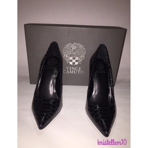 Vince Camuto 4 in Black Pumps