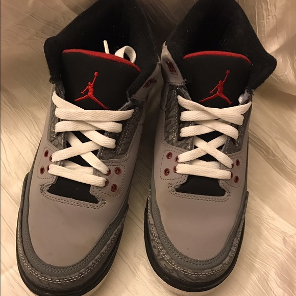 Air Jordan 3 Retro, size 7 - Picture 1 of 3
