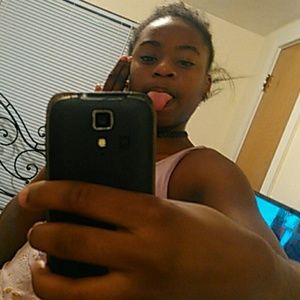 Meet your Posher, Joneisha