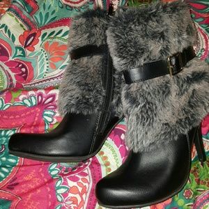 🌟Marked down🌟 Faux fur and leather boot