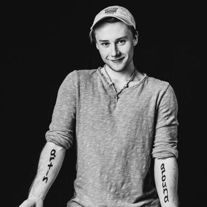 Meet your Posher, Henry