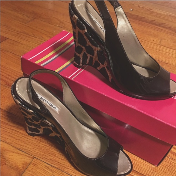 **REDUCED** Via Spiga Animal Print Patent Wedge - Picture 4 of 4