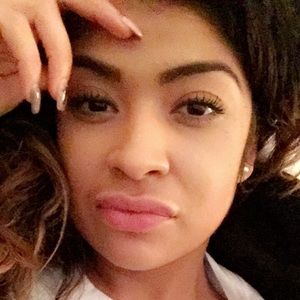 Meet your Posher, Edith