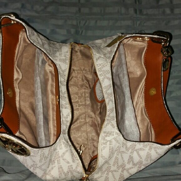 **SOLD** NWT Michael Kors MK logo leather Shoulder - Picture 3 of 4