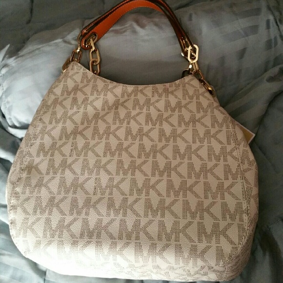 **SOLD** NWT Michael Kors MK logo leather Shoulder - Picture 4 of 4