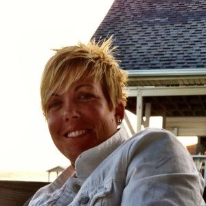 Meet your Posher, Cynthia